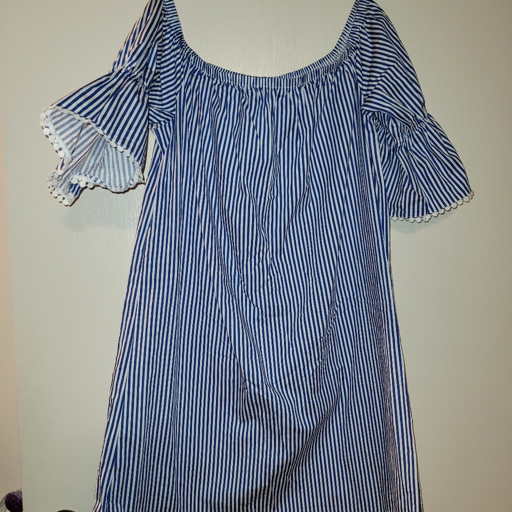 Women's Ambiance off the shoulder blue and white strip dress, size medium
